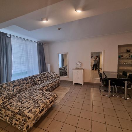 Camellia Studio Apartment & Parking Riga Luaran gambar