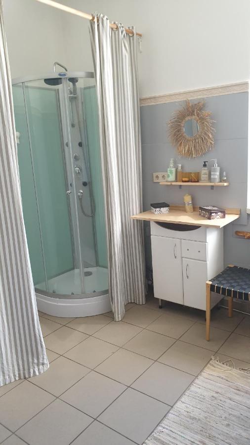 Camellia Studio Apartment & Parking Riga Luaran gambar